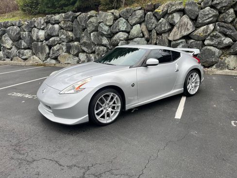 Used 2011 Nissan 370Z NISMO image 11