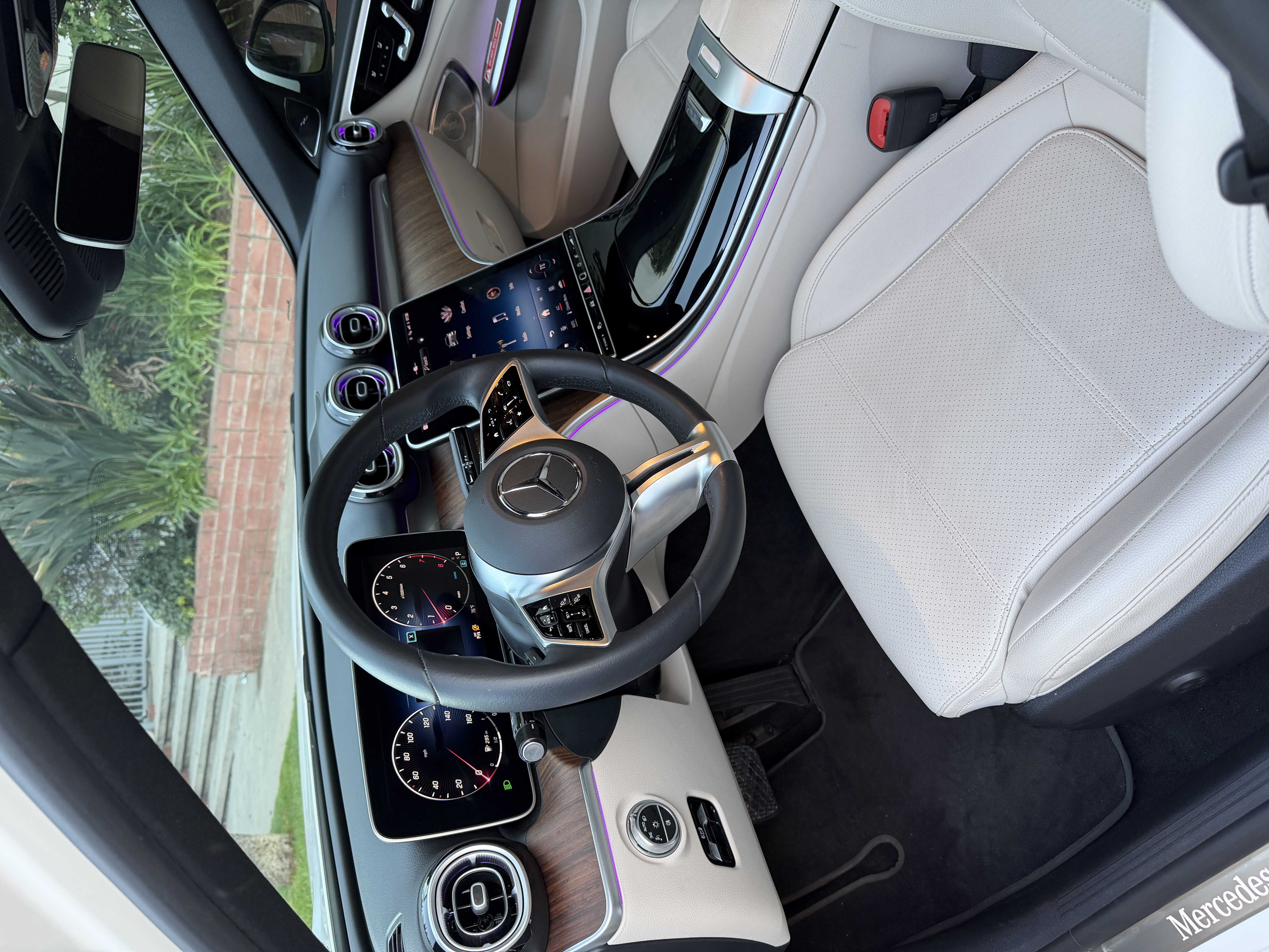 Used 2023 Mercedes-Benz C 300 Sedan image 2