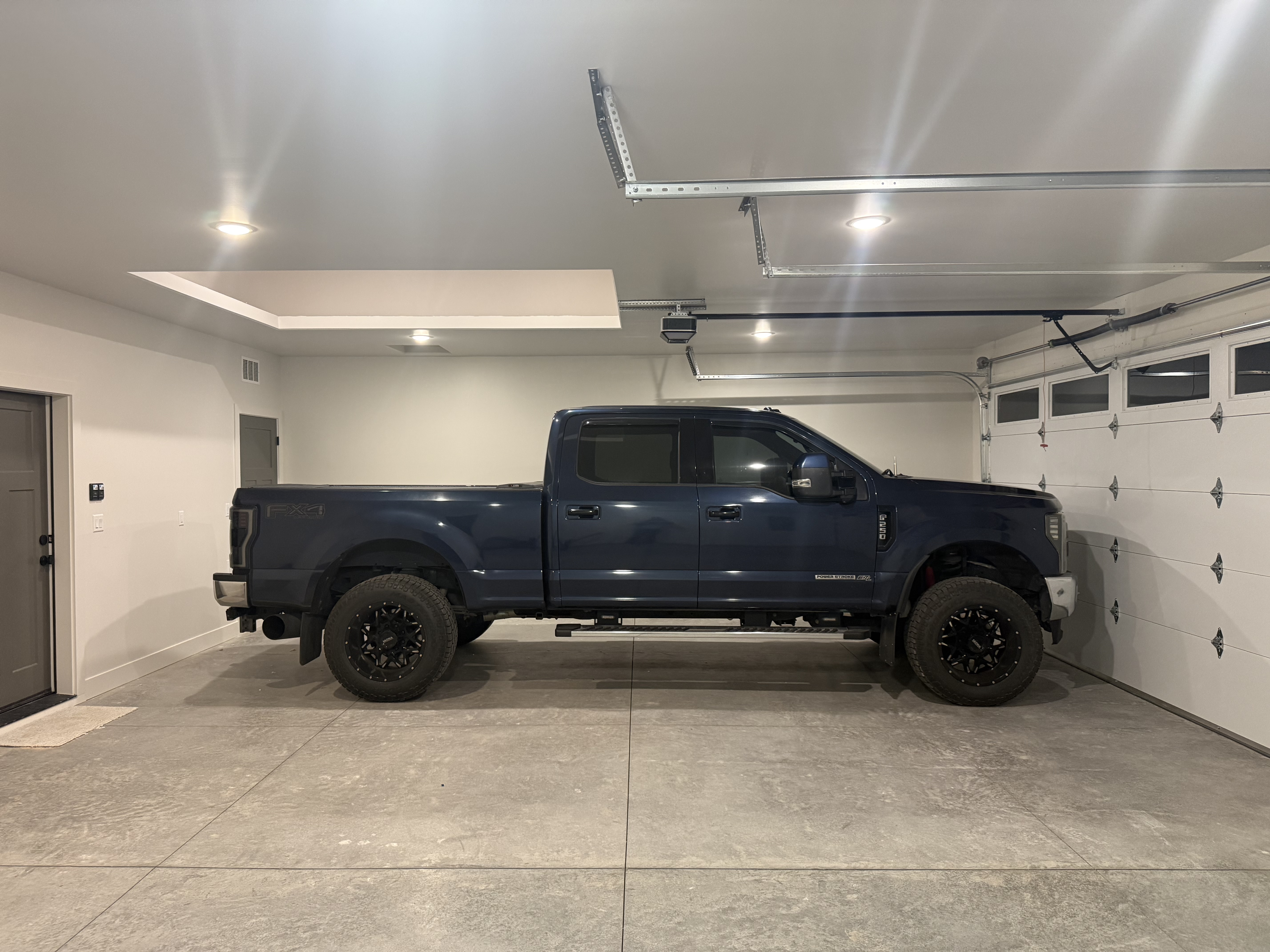 Used 2017 Ford F250 Lariat w/ Lariat Ultimate Package AWD/4WD image 5