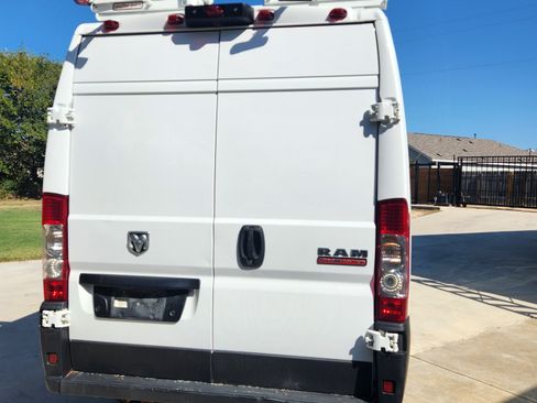 Used 2019 RAM ProMaster 2500 w/ Interior Convenience Group image 5
