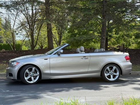 Used 2011 BMW 135i Convertible RWD image 13