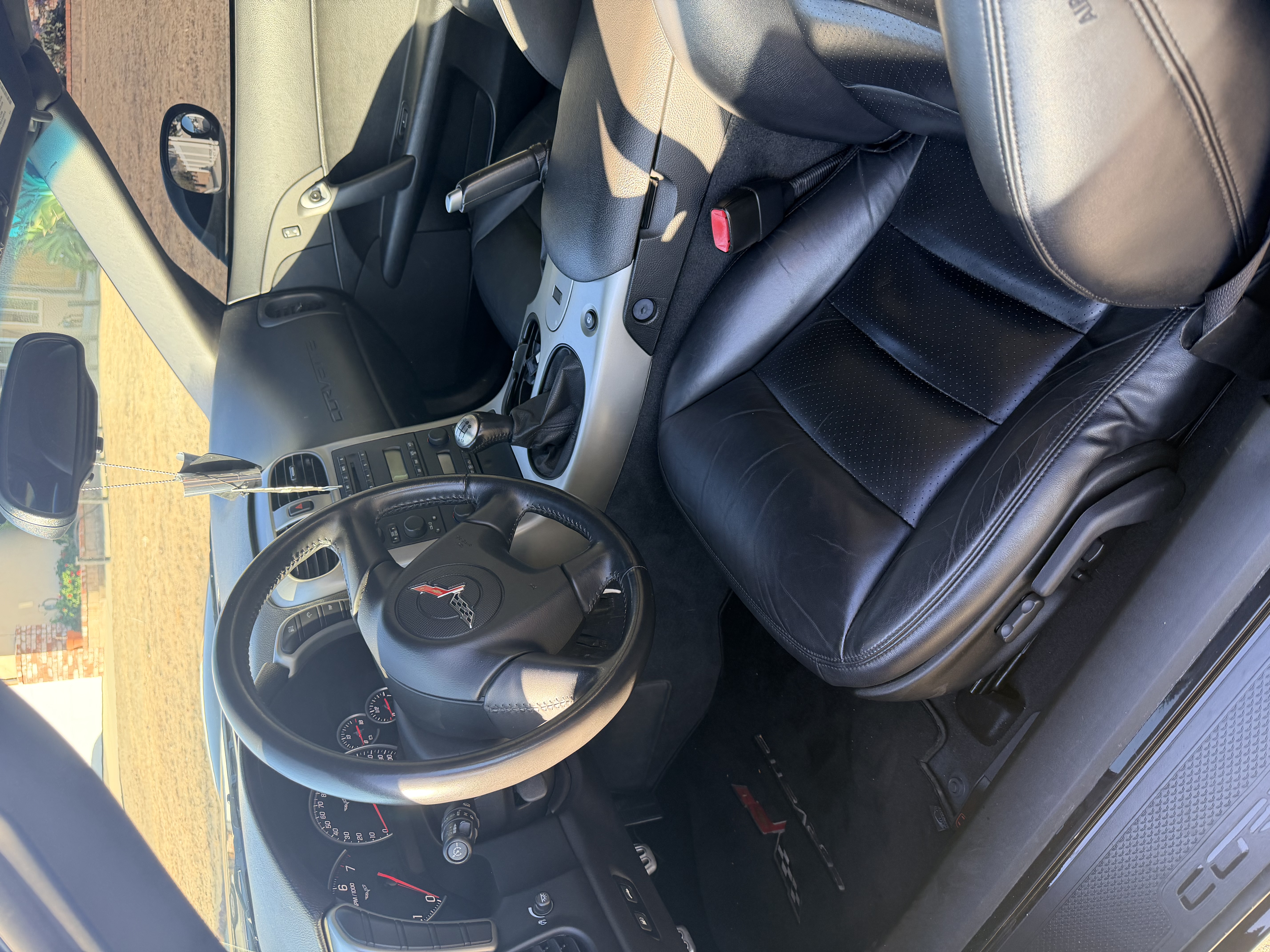 Used 2005 Chevrolet Corvette Convertible w/ Performance Handling Package RWD image 16