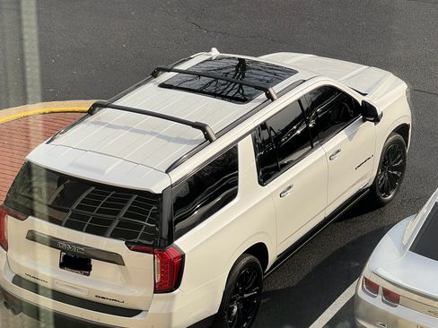 Used 2023 GMC Yukon XL Denali w/ Denali Reserve Package image 15