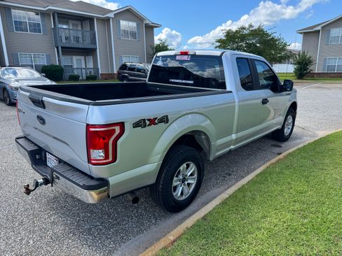 Used 2015 Ford F150 XL w/ Equipment Group 101A Mid AWD/4WD image 4