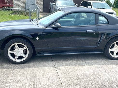 Used 2000 Ford Mustang Coupe RWD image 2