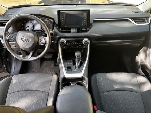 Used 2021 Toyota RAV4 XLE AWD/4WD image 16