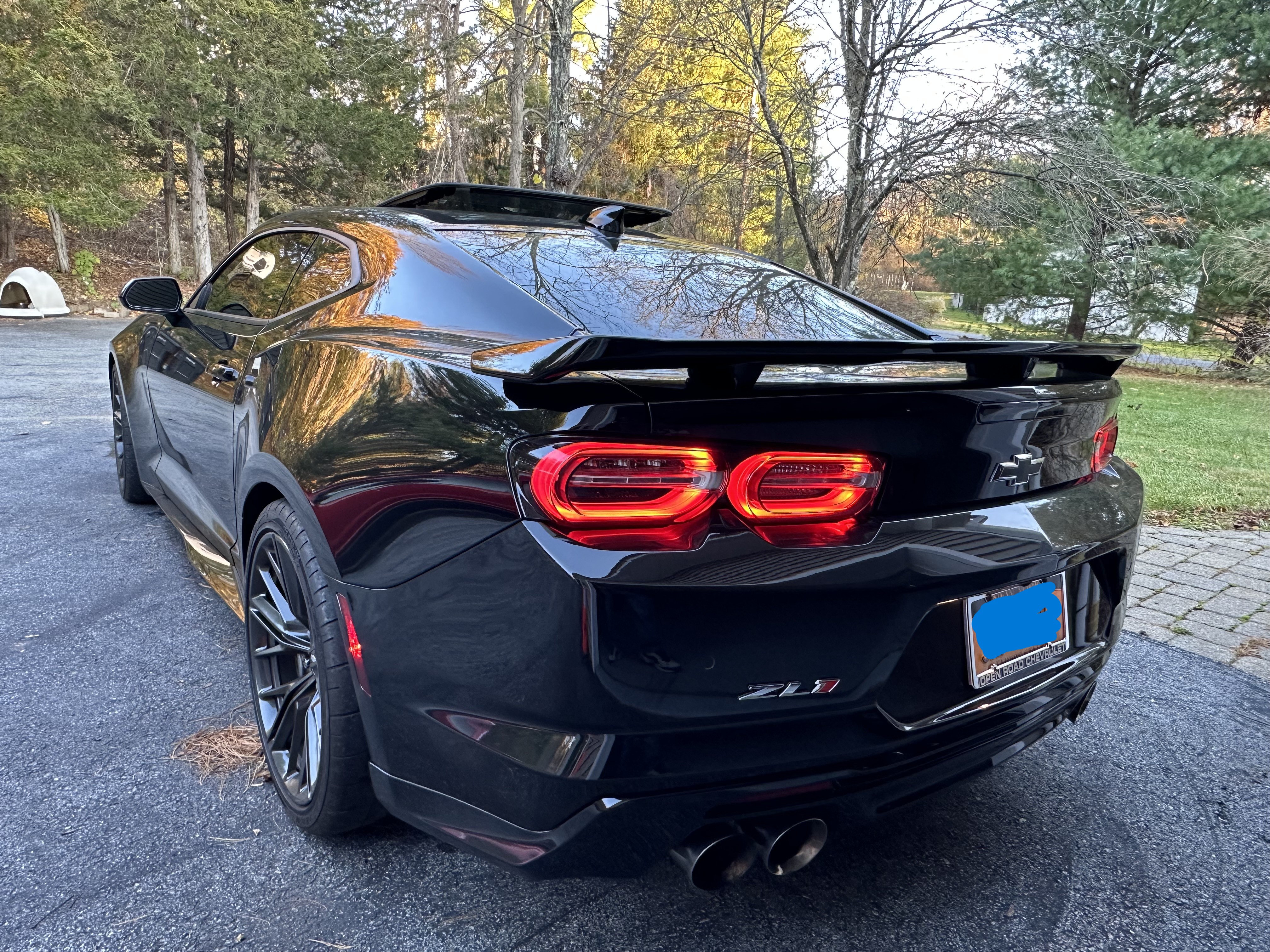 Used 2019 Chevrolet Camaro ZL1 RWD image 8