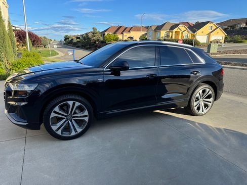 Used 2020 Audi Q8 Prestige w/ Prestige Package image 2