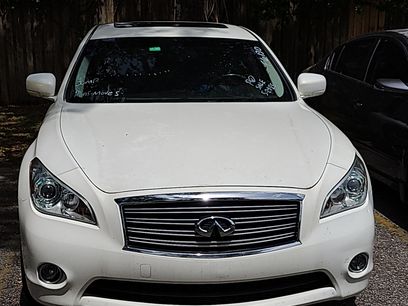 Used 2014 INFINITI Q70 3.7 w/ Premium Package
