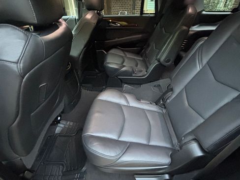 Used 2020 Cadillac Escalade Luxury image 13