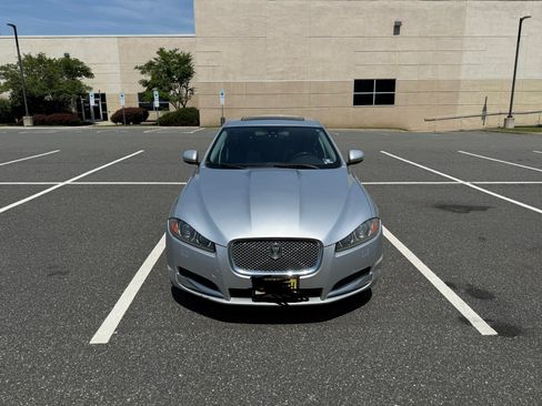Used 2012 Jaguar XF RWD image 19