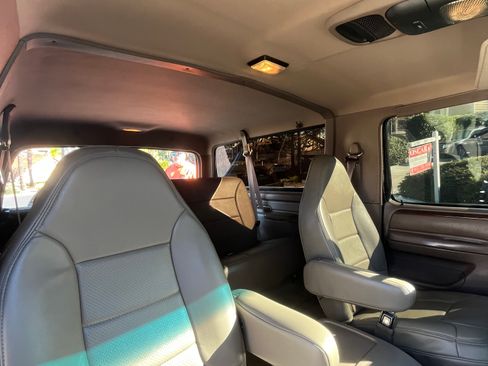 Used 1996 Ford Bronco image 4