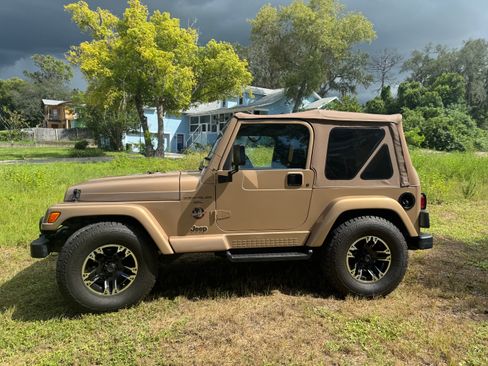 Used 1999 Jeep Wrangler Sahara AWD/4WD image 10