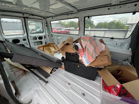 Used 1997 Ford E-150 and Econoline 150 image 5