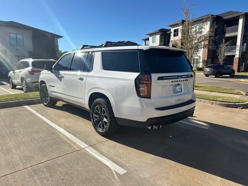 Used 2024 Chevrolet Suburban Z71 w/ Off-Road Capability Package image 4