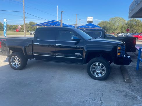 Used 2015 Chevrolet Silverado 1500 High Country w/ High Country Premium Package image 2