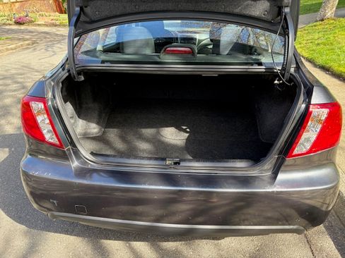 Used 2011 Subaru Impreza 2.5i image 9