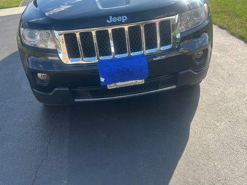 Used 2013 Jeep Grand Cherokee Overland AWD/4WD image 12