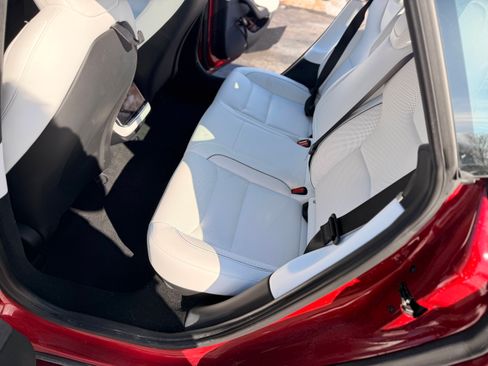 Used 2023 Tesla Model S Standard Range image 9