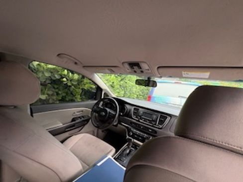 Used 2016 Kia Sedona LX w/ LX Convenience Package image 2