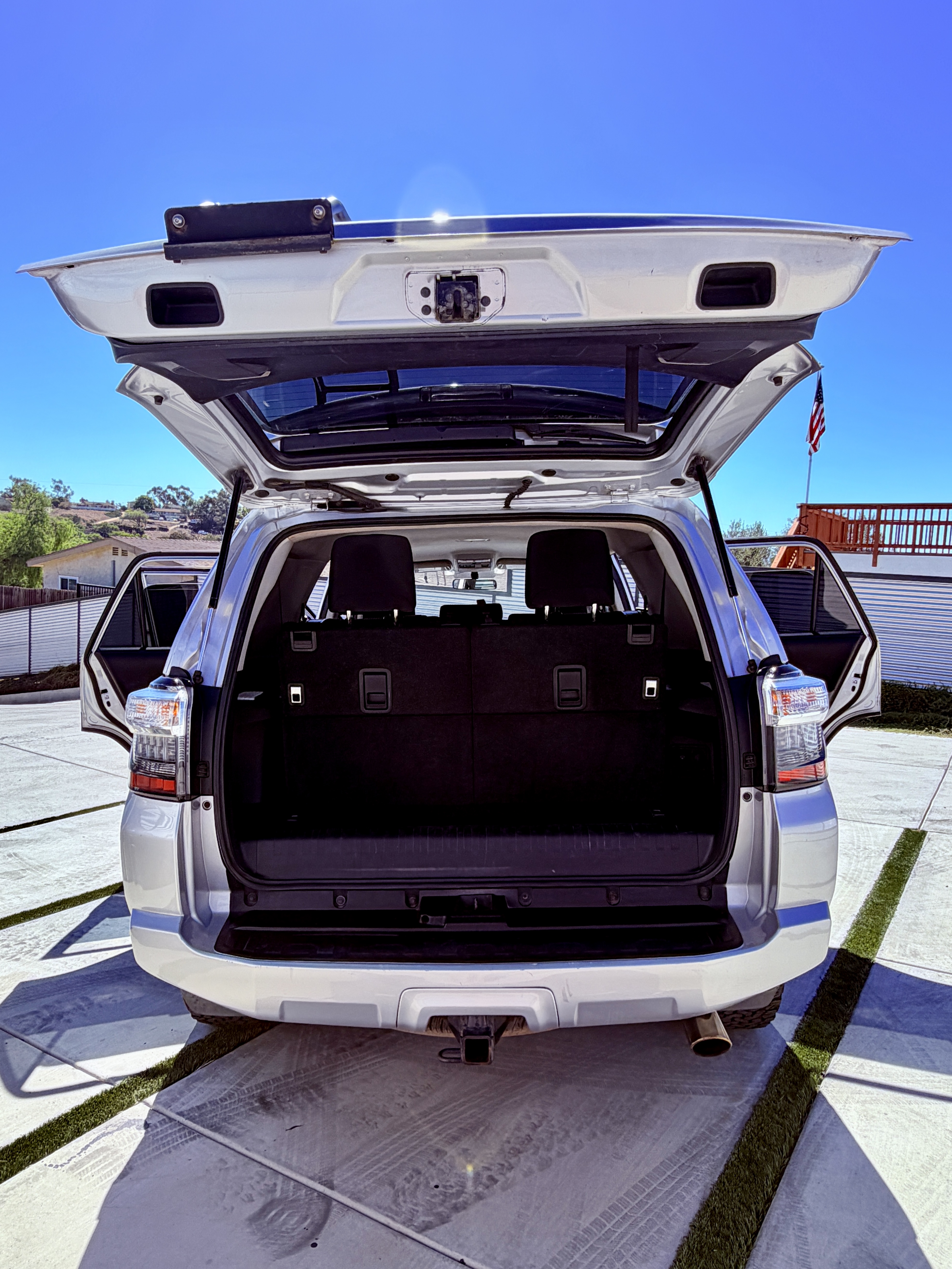 Used 2016 Toyota 4Runner SR5 AWD/4WD image 9