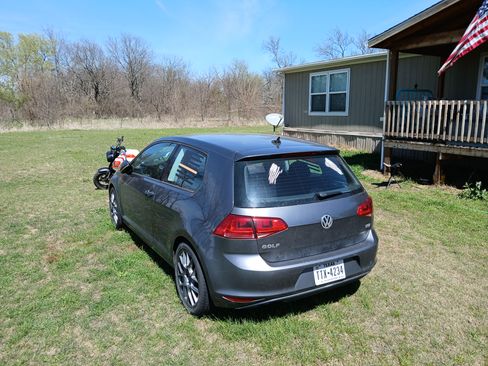 Used 2015 Volkswagen Golf Launch Edition image 5