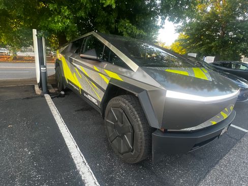 Used 2024 Tesla Cybertruck AWD Crew Cab image 1