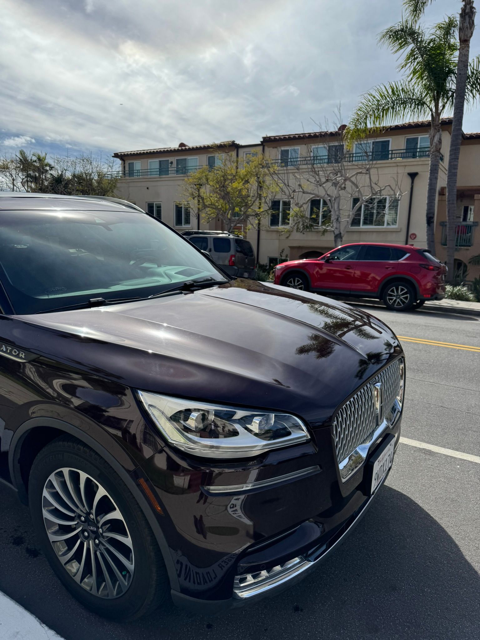 Used 2023 Lincoln Aviator Reserve w/ Equipment Group 201A RWD image 2