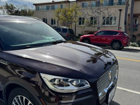 Used 2023 Lincoln Aviator Reserve w/ Equipment Group 201A RWD image 2