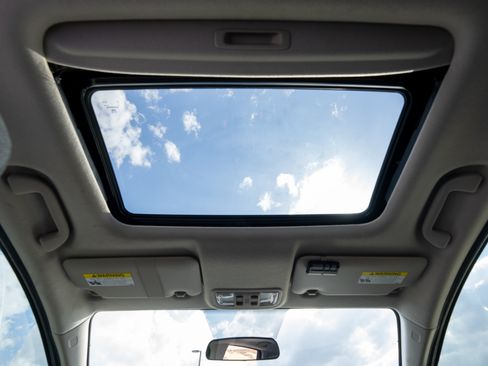 Used 2015 Honda Fit EX image 22