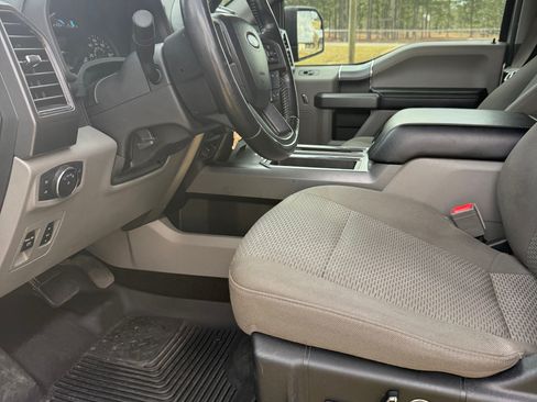 Used 2018 Ford F150 XLT w/ Equipment Group 302A Luxury image 10