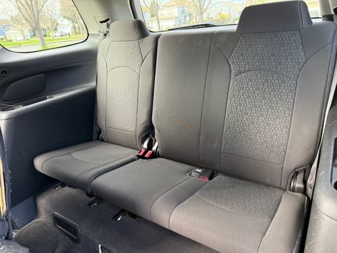 Used 2016 GMC Acadia SLE image 13