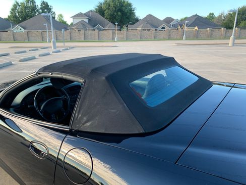 Used 2000 Chevrolet Corvette Convertible w/ Memory Pkg RWD image 25
