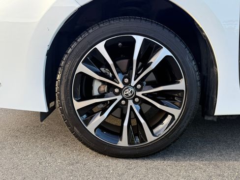 Used 2018 Toyota Corolla SE w/ Carpet Mat Package (TMS) image 14