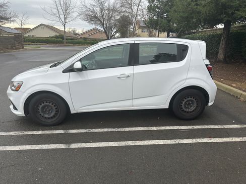 Used 2017 Chevrolet Sonic LT image 1