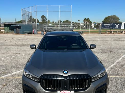 Used 2021 BMW 750i xDrive w/ Executive Package image 8