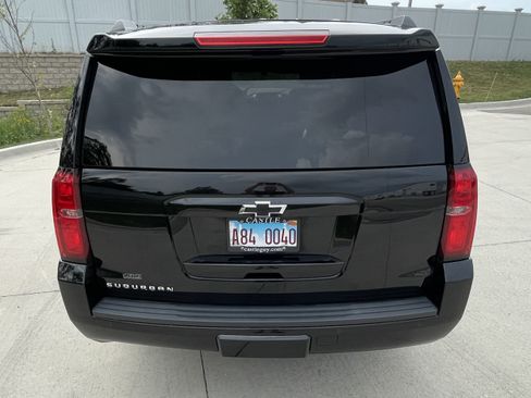 Used 2017 Chevrolet Suburban LT image 10