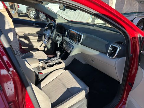Used 2021 Kia Sportage LX image 6