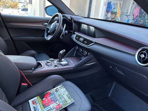 Used 2024 Alfa Romeo Stelvio Quadrifoglio image 12