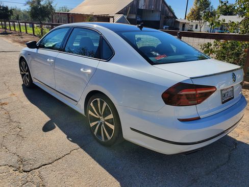 Used 2018 Volkswagen Passat 3.6 image 5