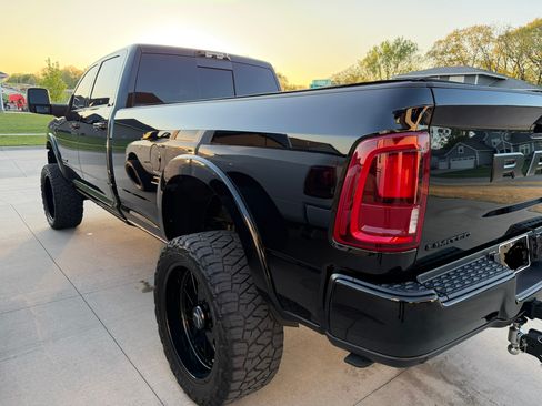 Used 2025 RAM 3500 Limited AWD/4WD image 6
