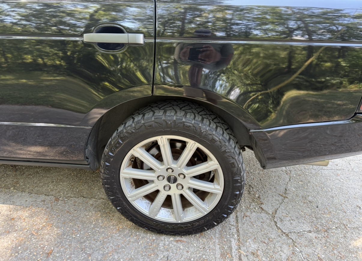 Used 2010 Land Rover Range Rover Supercharged AWD/4WD image 15