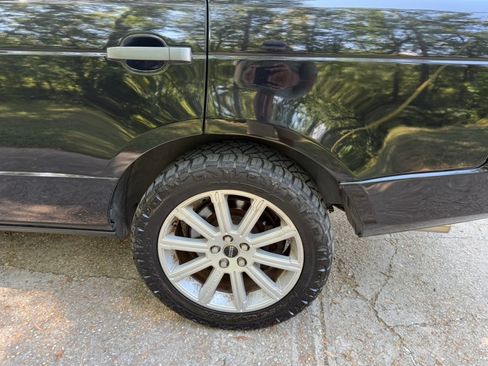Used 2010 Land Rover Range Rover Supercharged AWD/4WD image 15