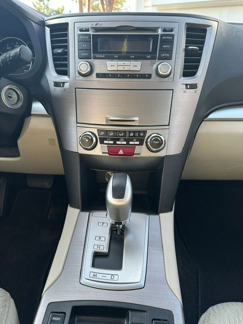 Used 2012 Subaru Outback 2.5i Premium AWD/4WD image 12