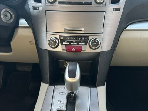 Used 2012 Subaru Outback 2.5i Premium AWD/4WD image 12