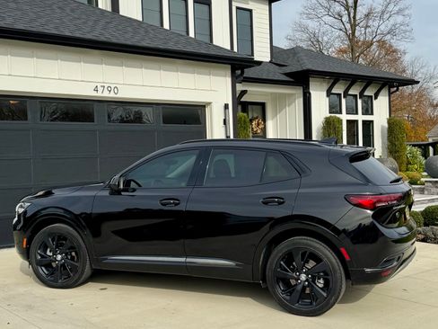 Used 2022 Buick Envision Essence w/ Technology Package II image 2