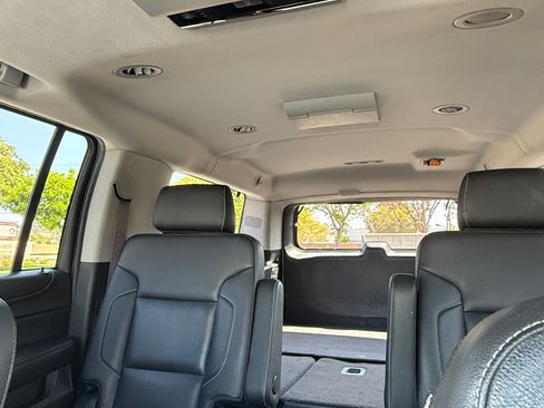Used 2016 GMC Yukon XL SLT w/ Open Road Package RWD image 11