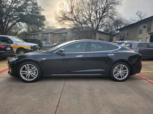 Used 2014 Tesla Model S 85 image 1