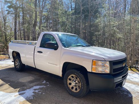 Used 2012 Chevrolet Silverado 1500 W/T RWD image 2