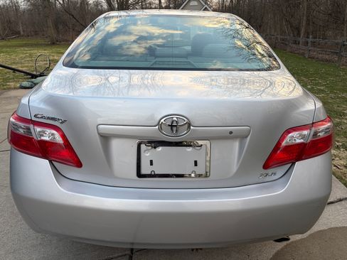 Used 2009 Toyota Camry XLE image 2